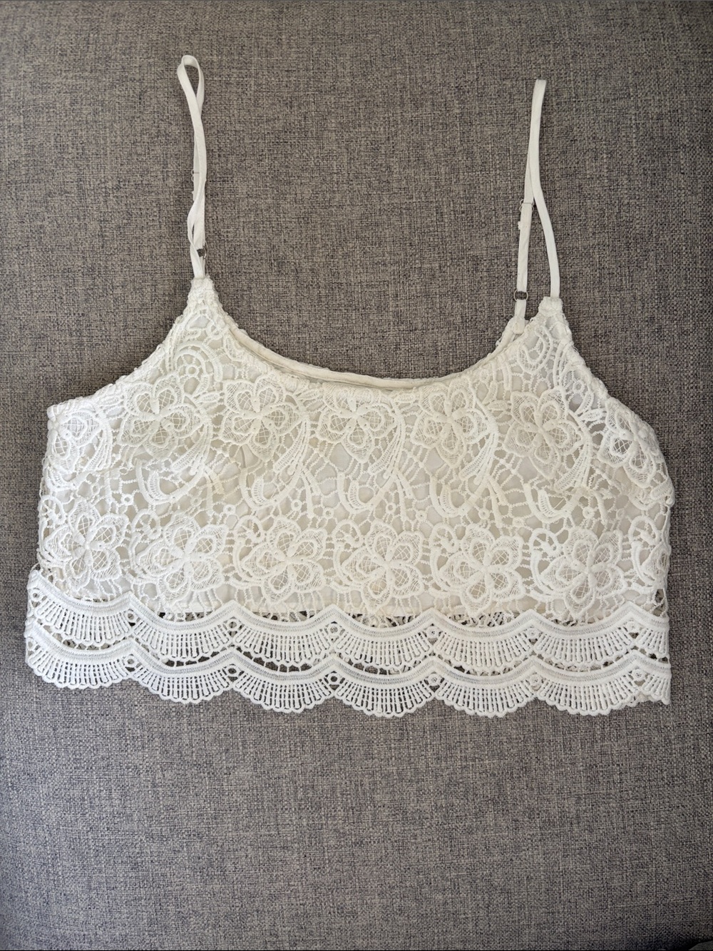 Forever 21 White Floral Lace Cropped Cami